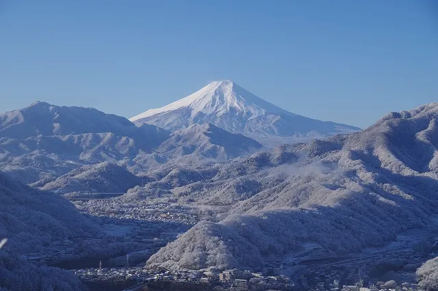 岩殿山から望む富士山